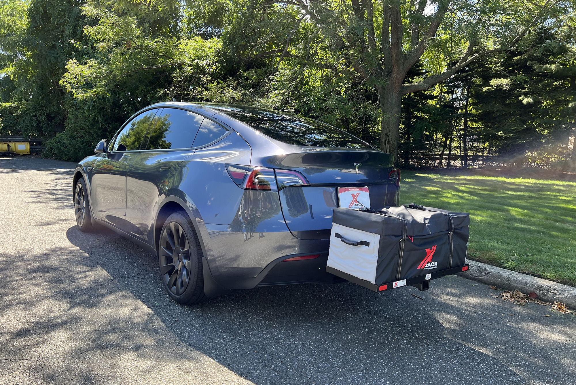 Laderaumabdeckung Auto Trunk Cargo Abdeckung Für Tesla Für Modell Y 2023  2022 Hinten Rack Sonnenschutz Gepäck Träger Zubehör Kofferraum Schutz  Abdeckung (Farbe : Kohlenstoff) : : Auto & Motorrad