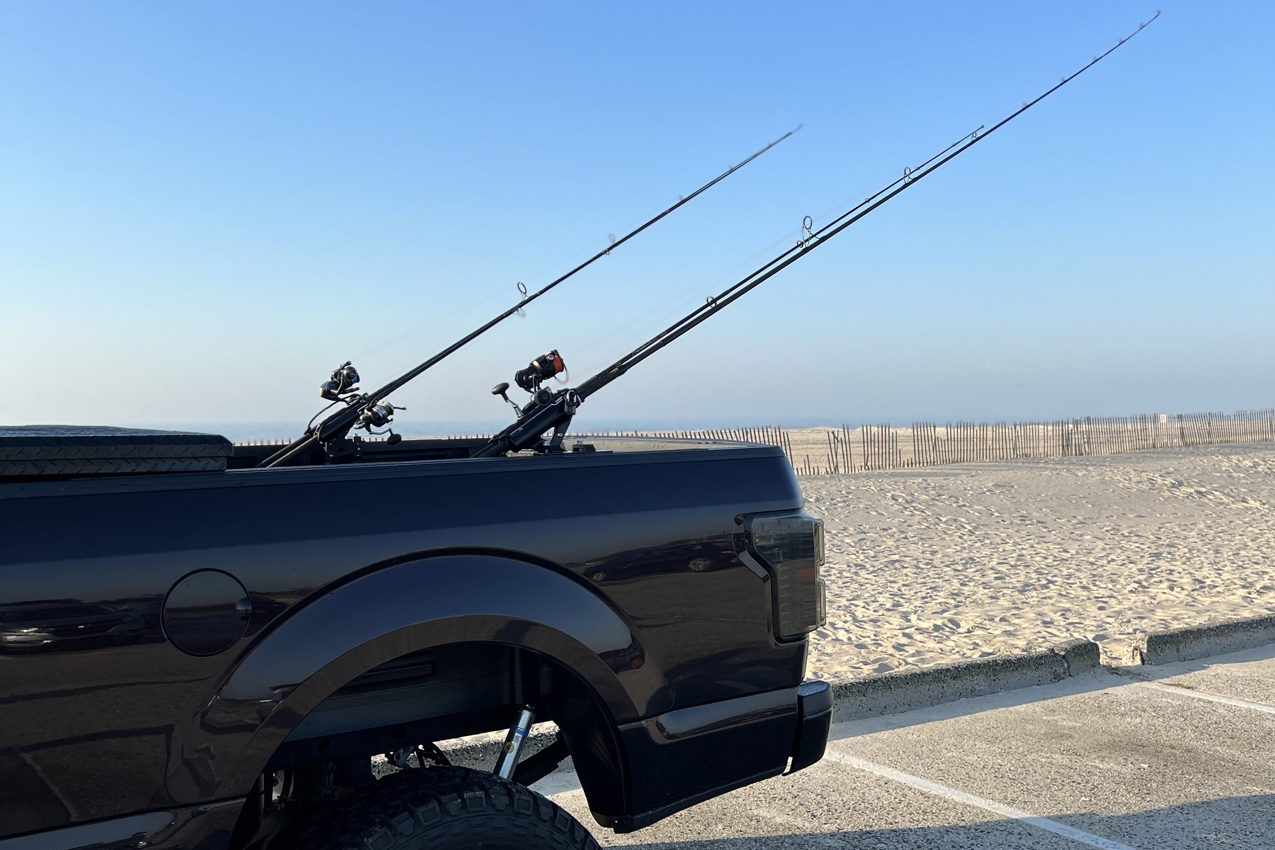 X-Rocket Fishing Rod Holder (Universal Pick Up Truck Bed Mount