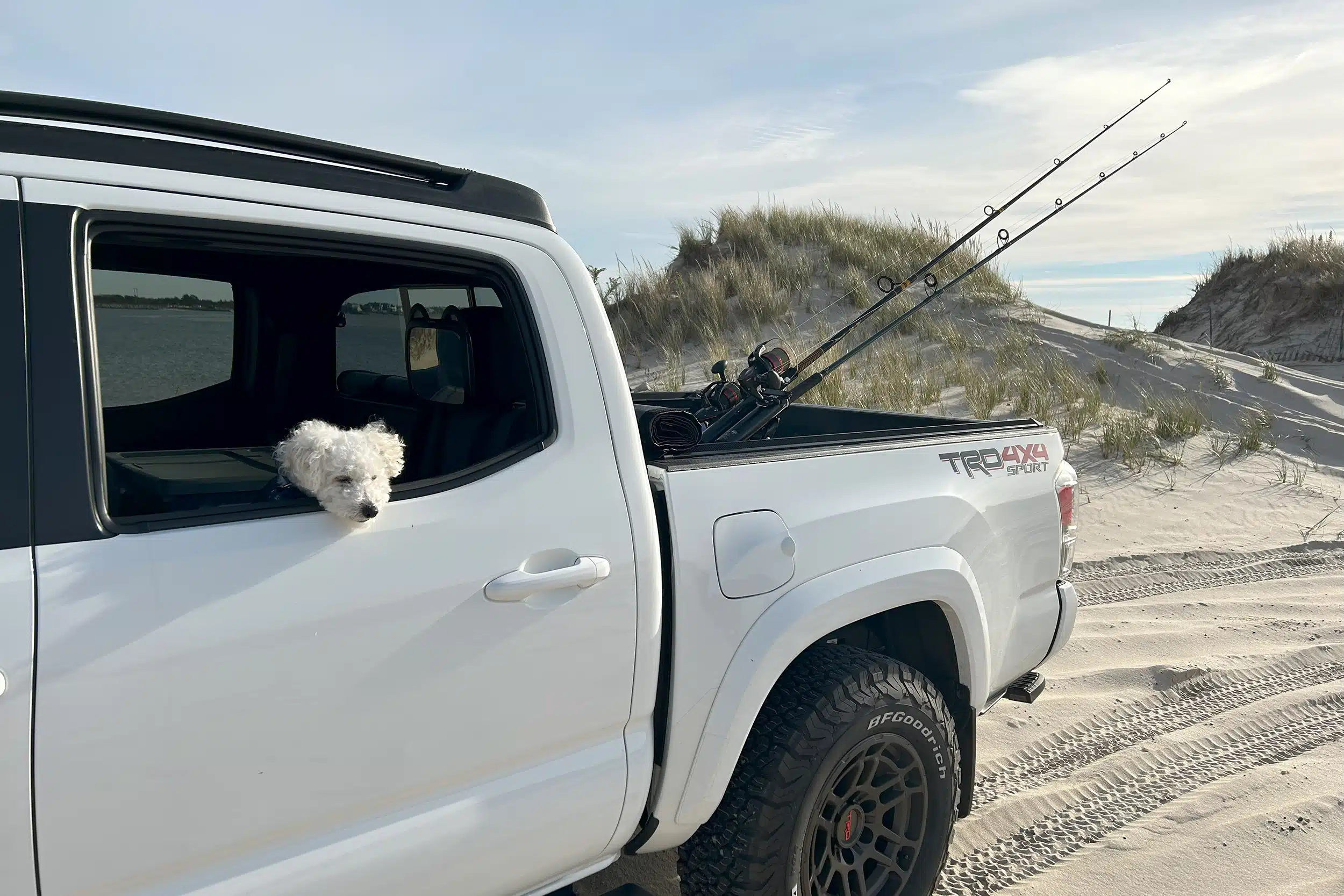 How to travel with rods with a tonneau cover